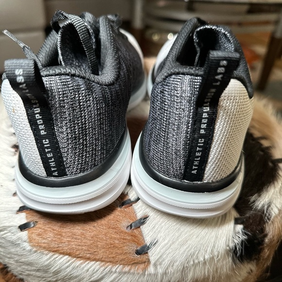 APL Women's Techloom Pro in White/Black/Cosmic Grey - Size 7 EUC - Picture 4 of 8